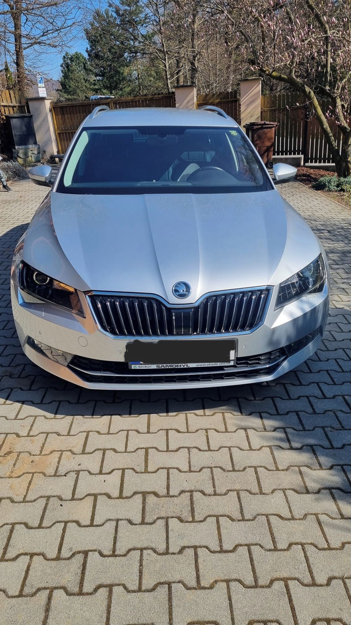 Škoda Superb, 110 kW DSG, model 2018 - fotka 2