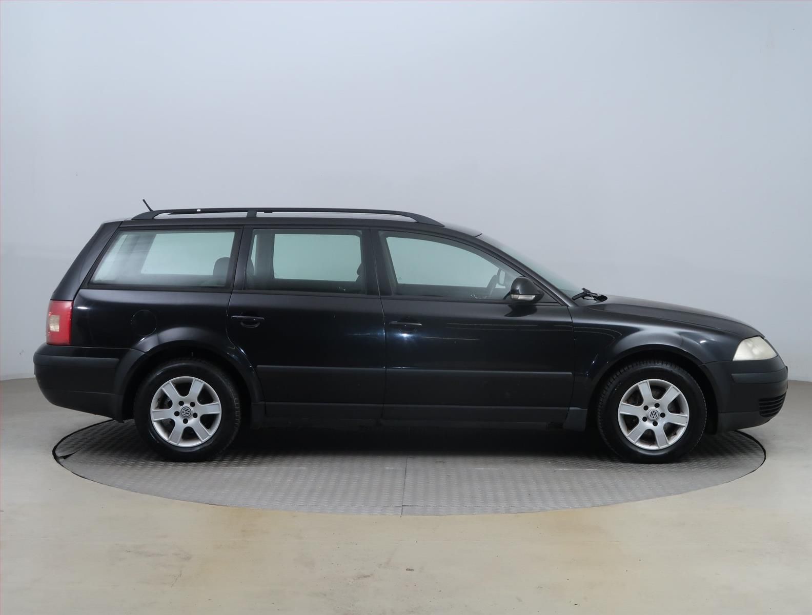 Volkswagen Passat, 1.9 TDI, po STK, Tažné, Klima - fotka 6