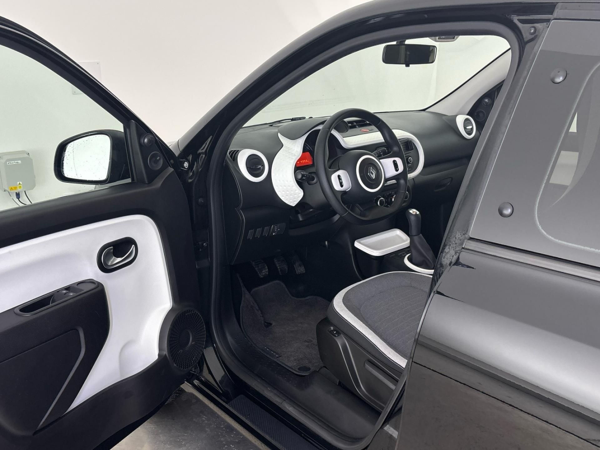 Renault Twingo, 1.0 SCe / 51 kW - fotka 6