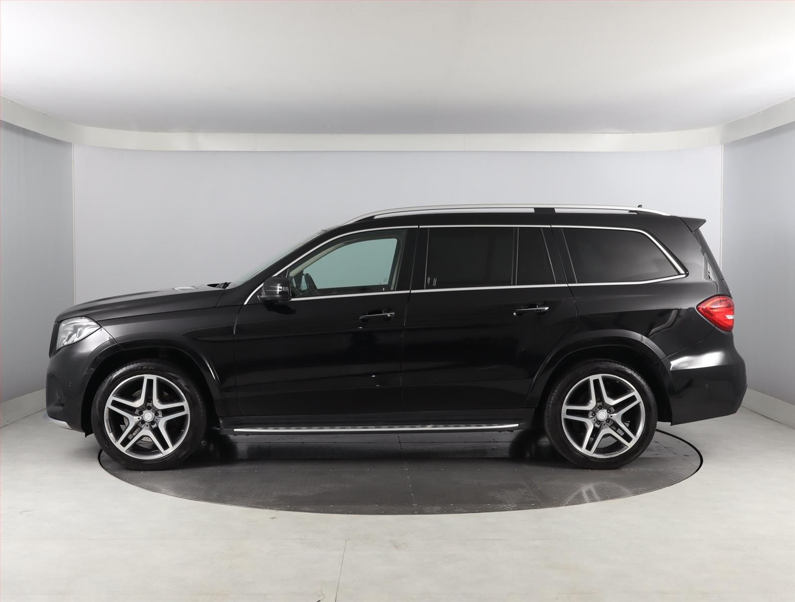 Mercedes-Benz GLS, 500 4MATIC, 4X4, Automat - fotka 3