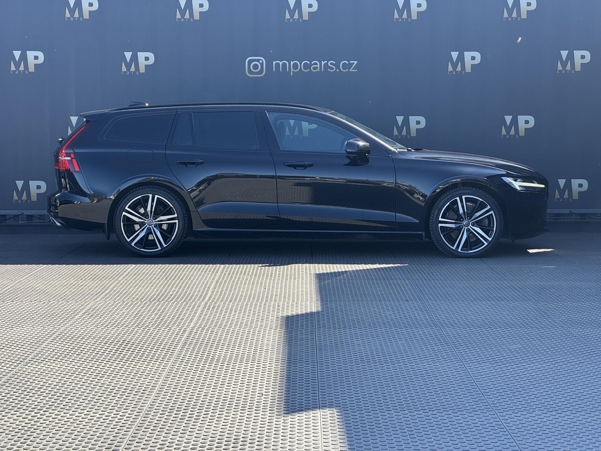 Volvo V60, 2,0 T8 4X4, Recharge, Polestar - fotka 4