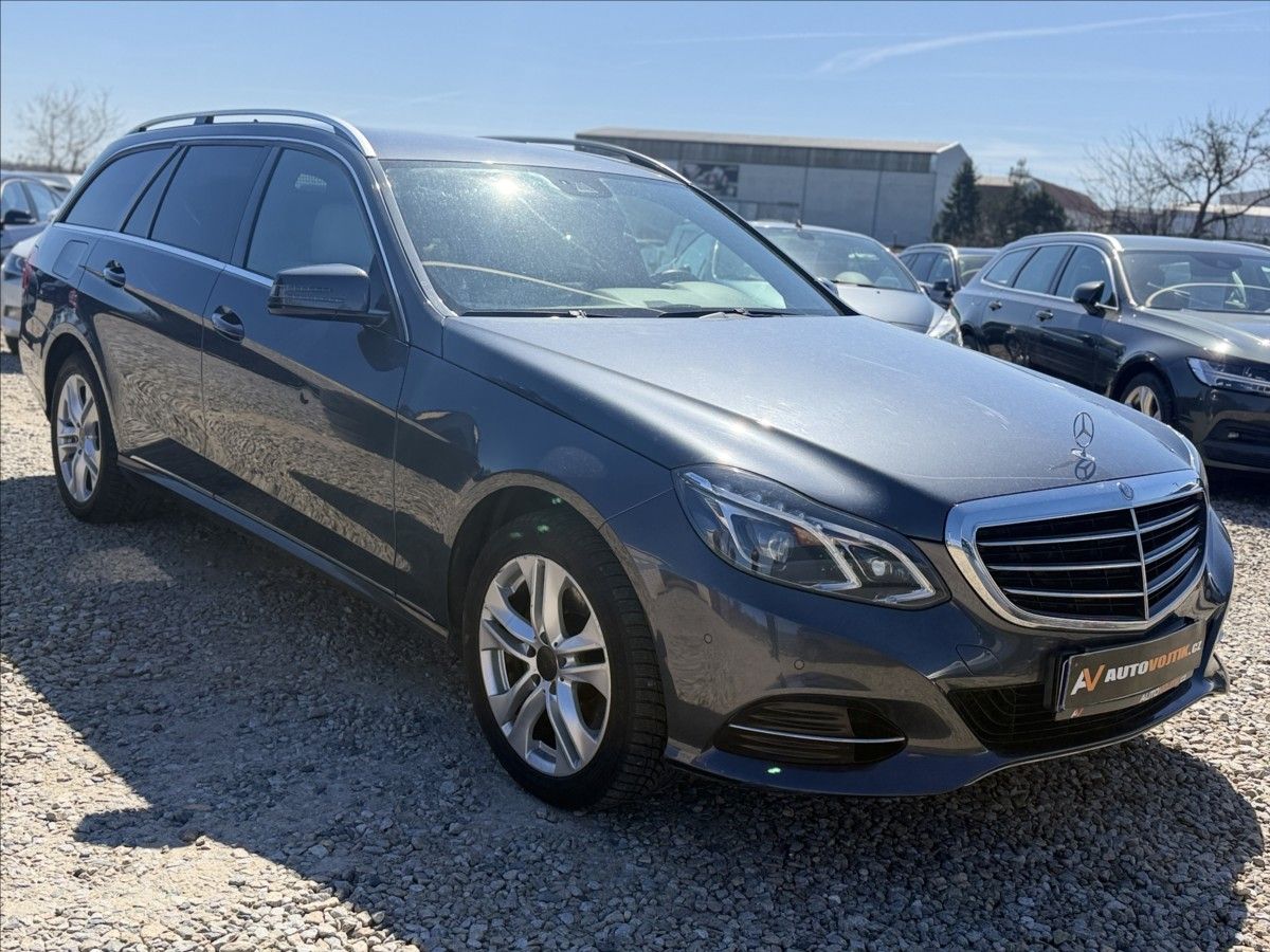 Mercedes-Benz Třídy E, 250CDI 4-MATIC NOVÉ V ČR - fotka 3