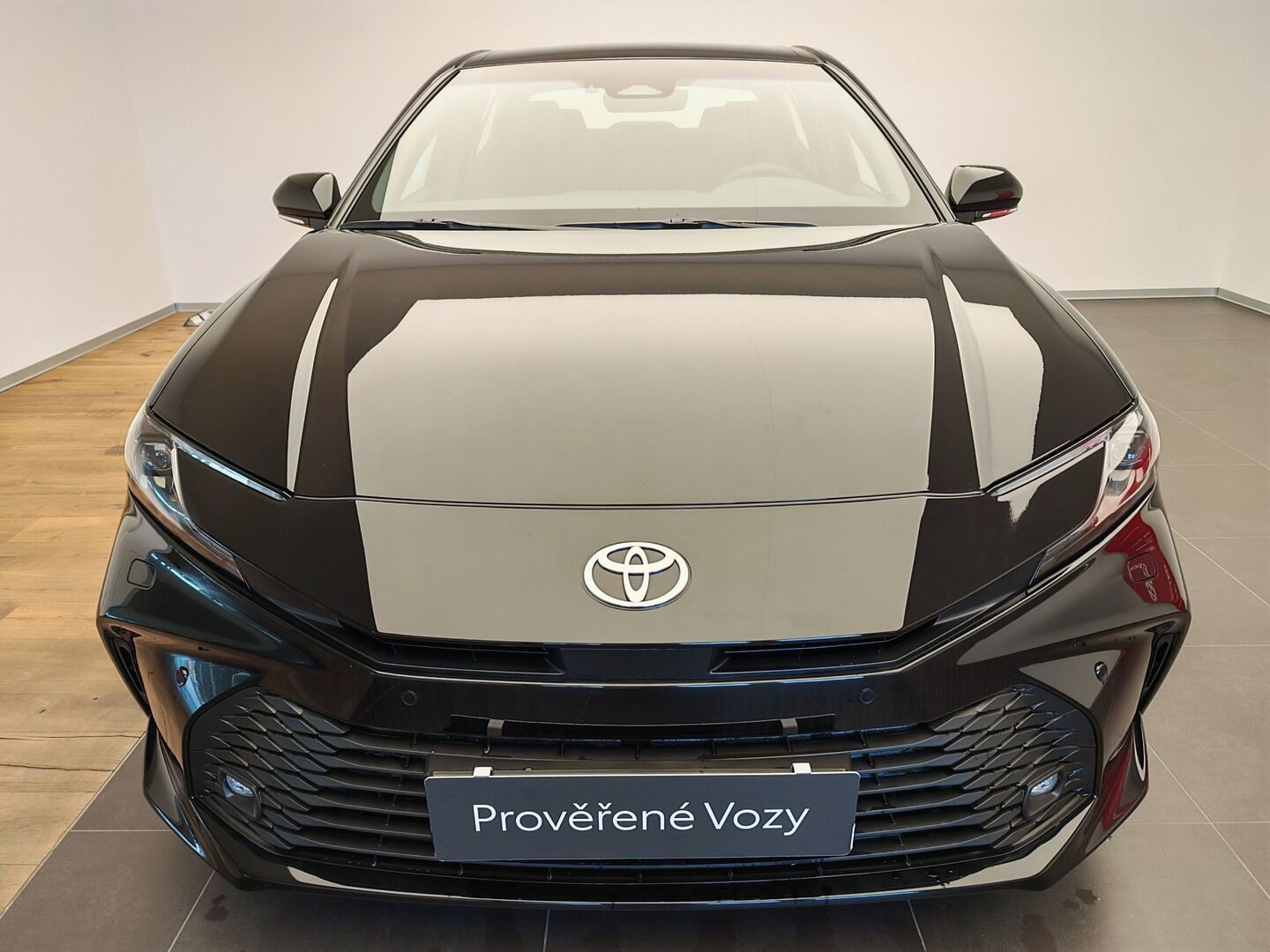 Toyota Camry, 2,5 Hybrid CVT Comfort - fotka 2