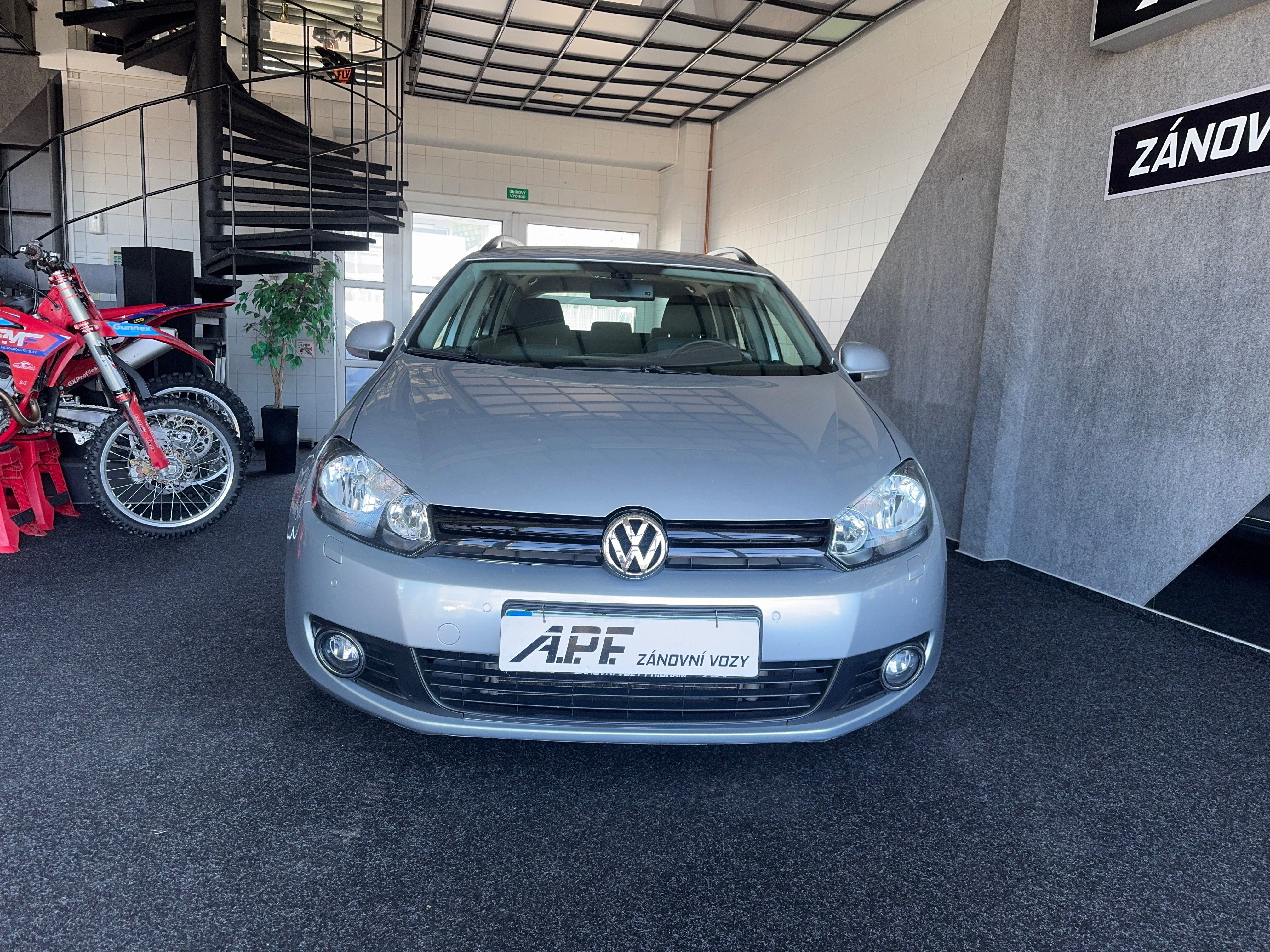 Volkswagen Golf, 1.6 TDI, Variant, bez koroze - fotka 2