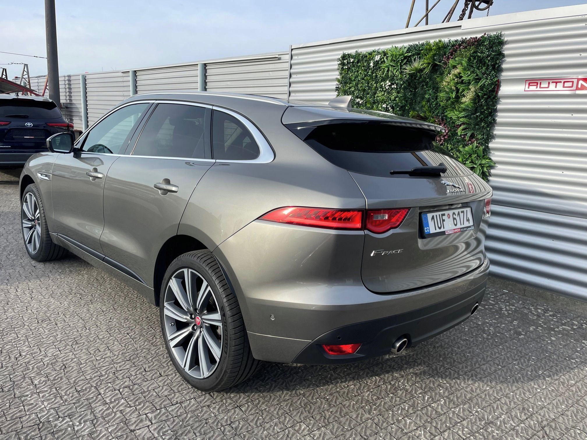 Jaguar F-Pace, R-Sport D300 AWD - fotka 4