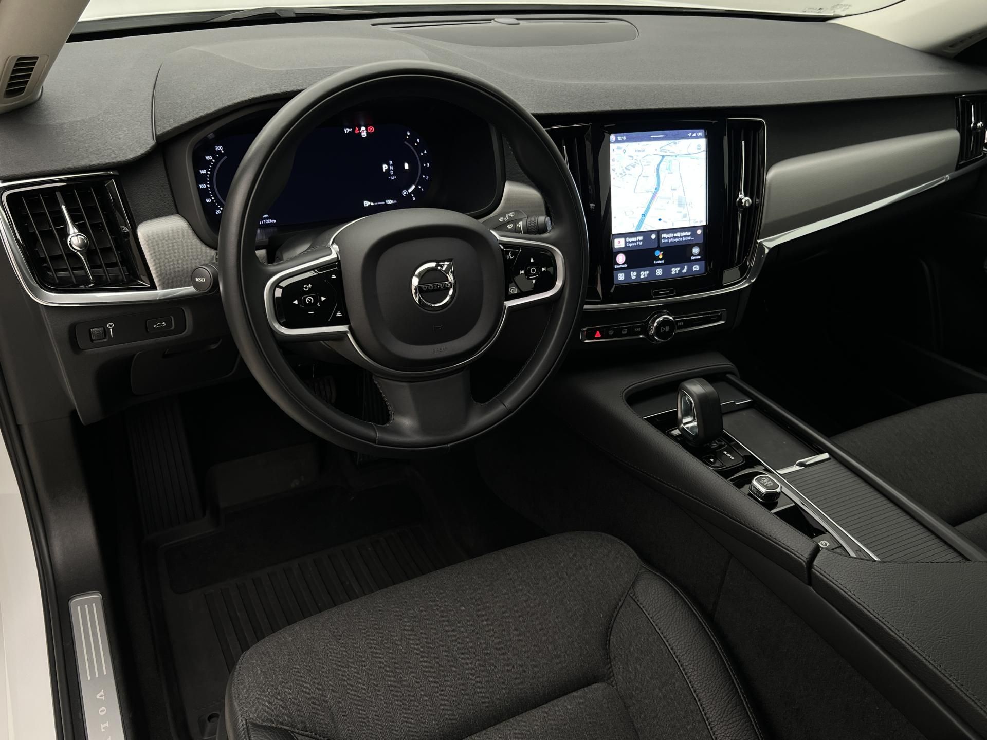 Volvo V90, B4 MOMENTUM AUT - fotka 4