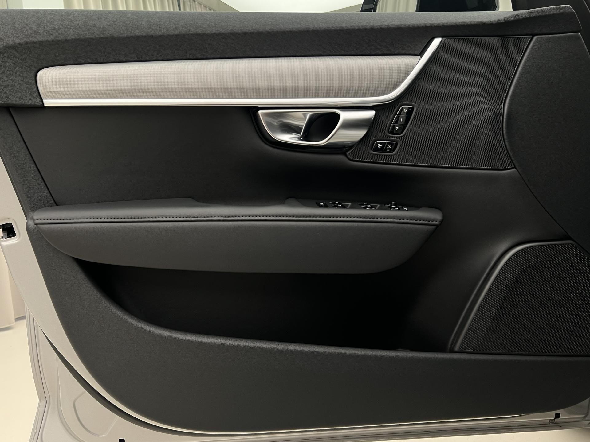 Volvo V90, T6 AWD RECHARGE PLUS DARK AUT - fotka 6