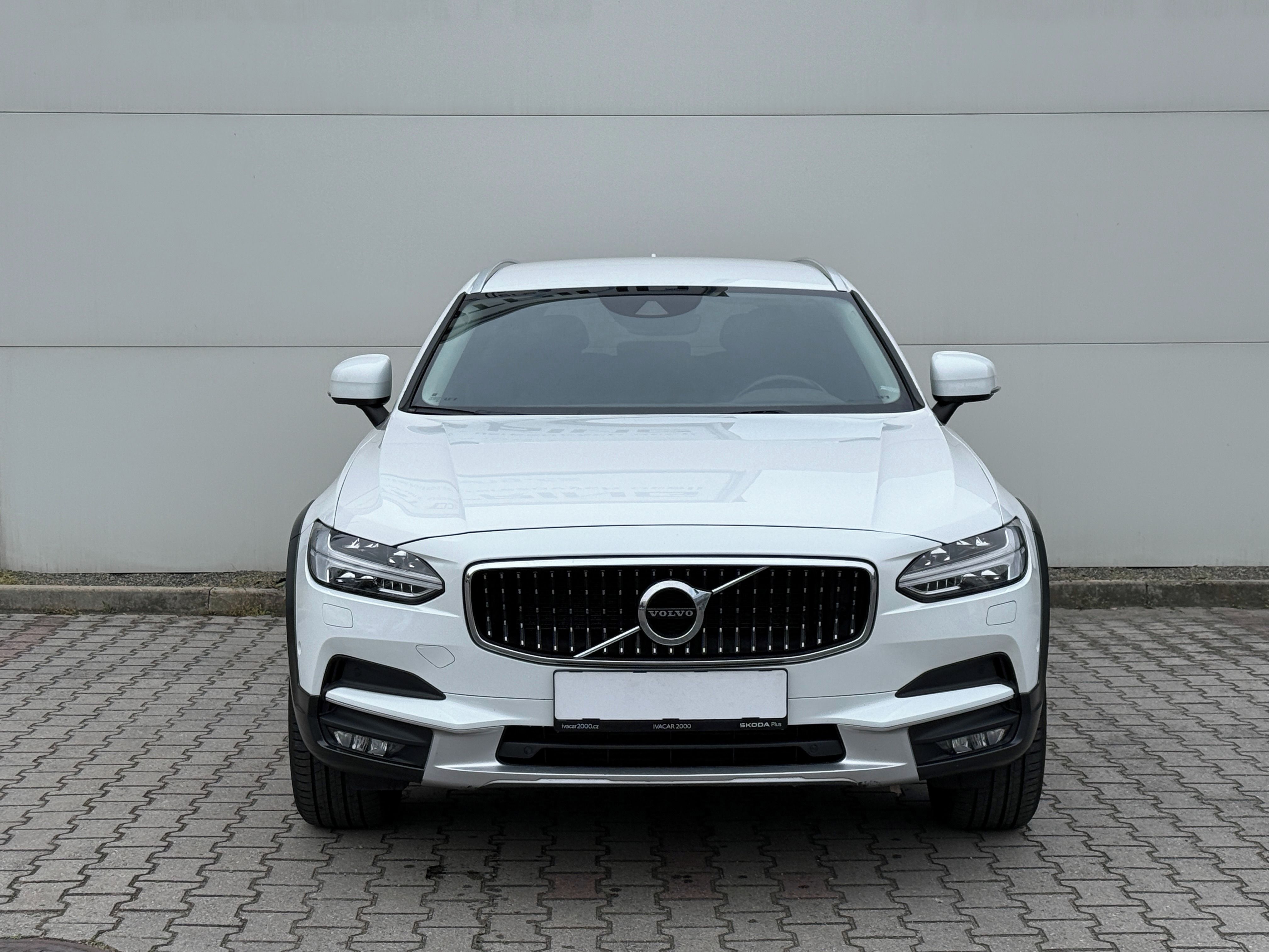 Volvo V90, 2.0i 187 kW CROSS COUNTRY - fotka 3