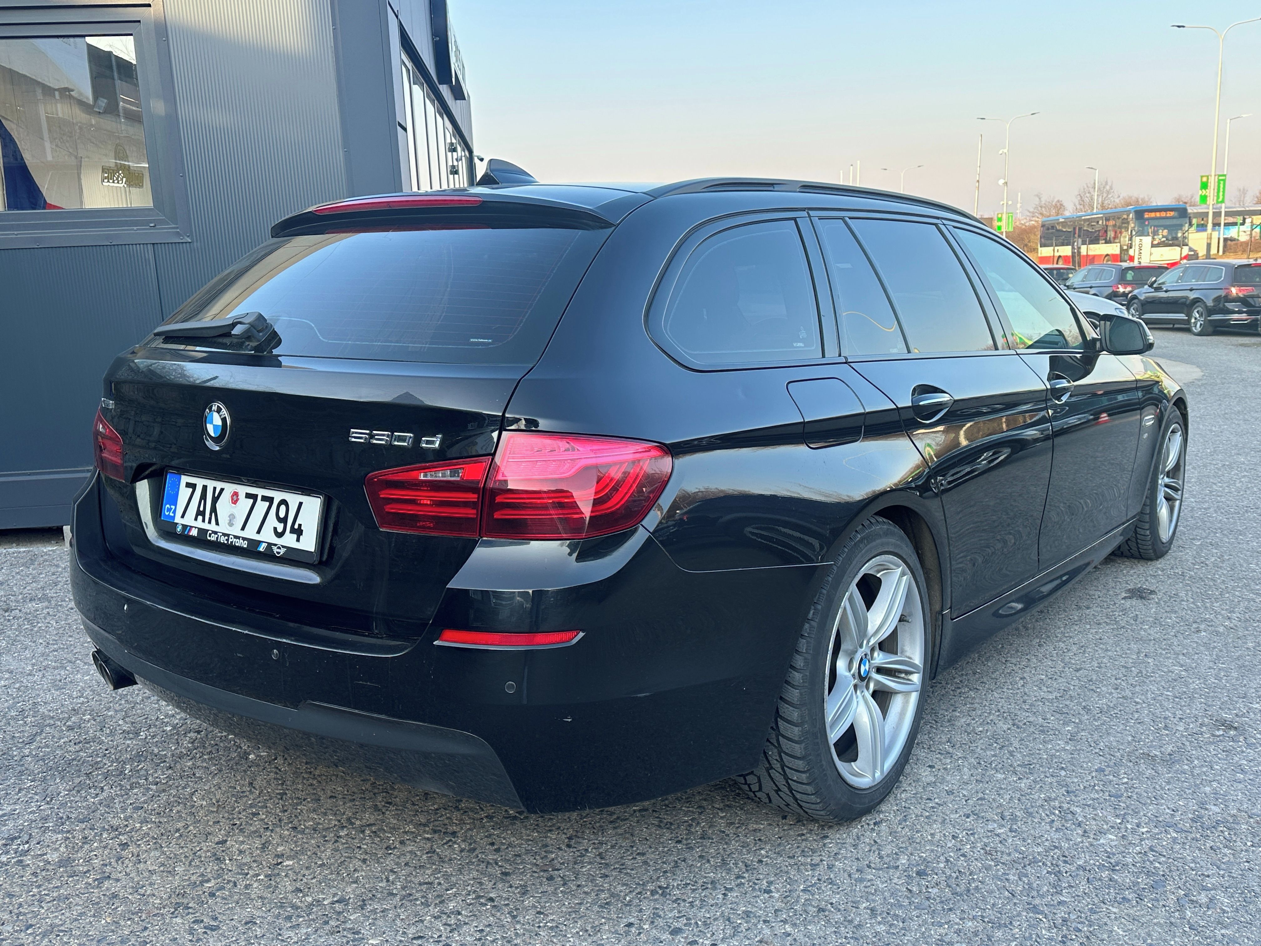 BMW Řada 5, BMW 530D 2015 - fotka 6