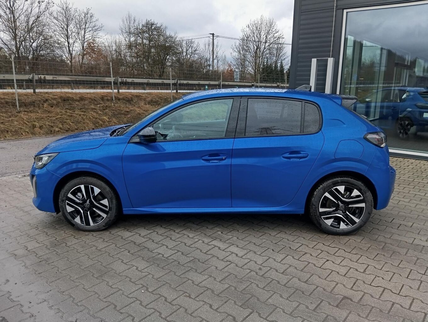 Peugeot 208, ALLURE Hybrid 110 e-DCS6 - fotka 4