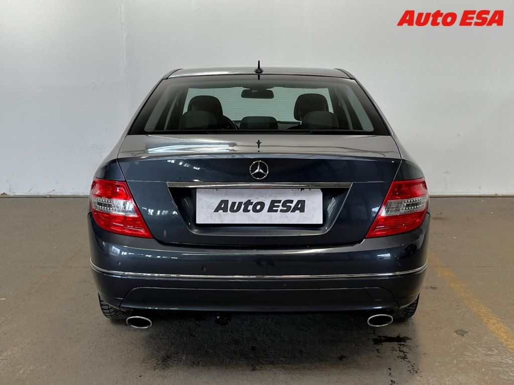 Mercedes-Benz Třídy C, 3.0 CDi C350,AT,TZ - fotka 5