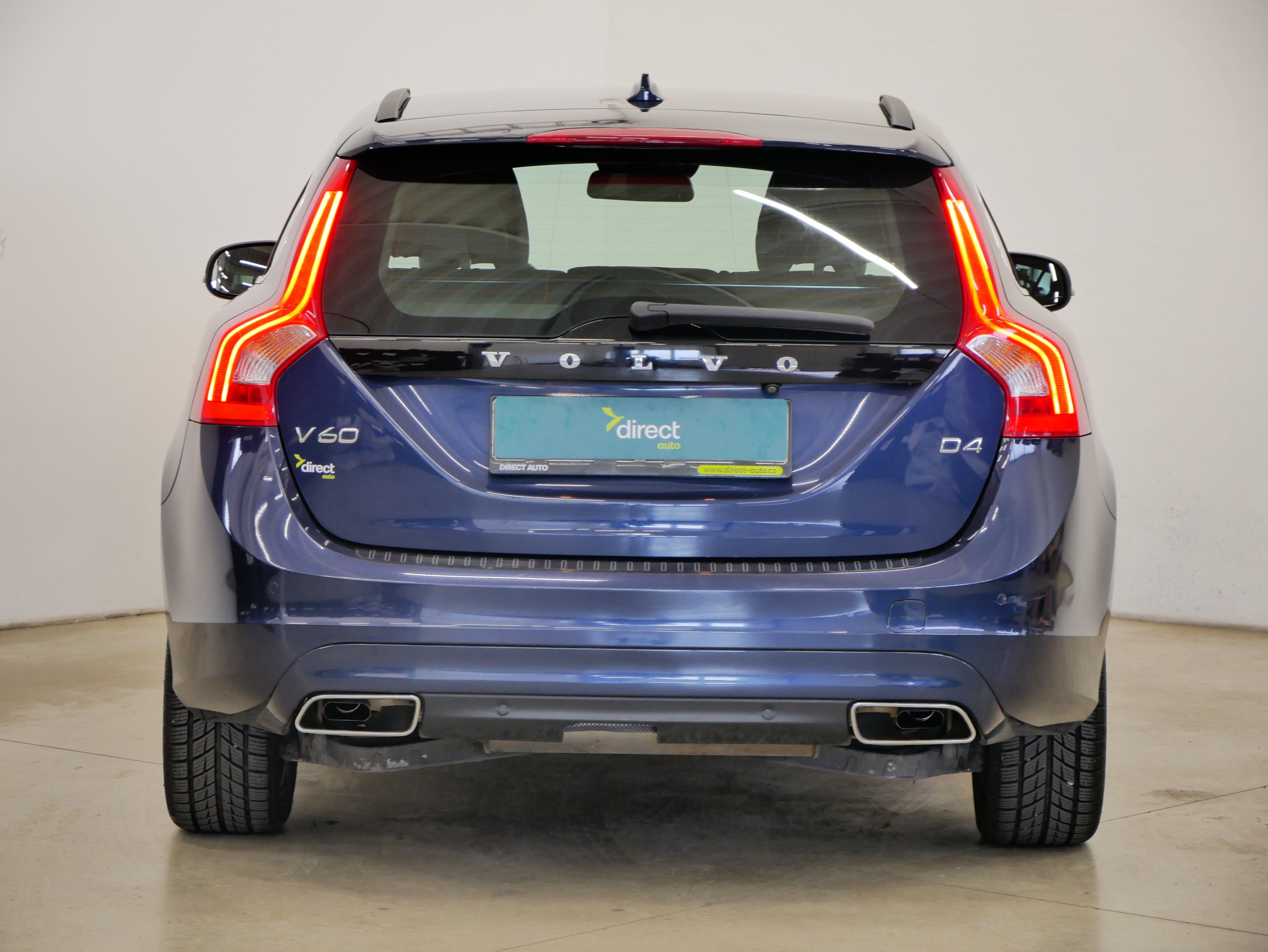 Volvo V60, D4 133kW Momentum - fotka 6