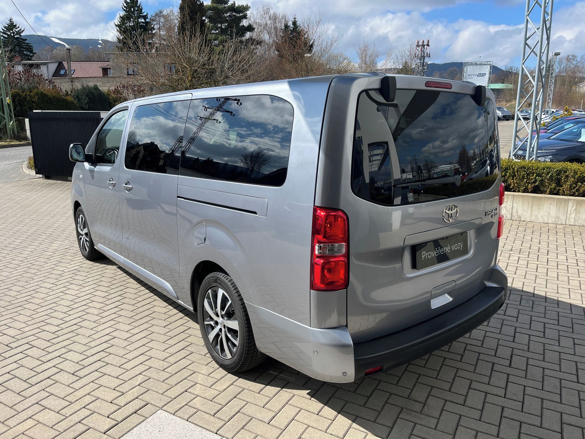 Toyota Proace Verso, 2.0 140k L2 Family Webasto 8AT - fotka 4