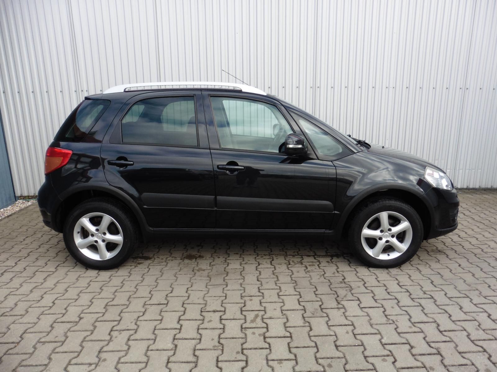Suzuki SX4, 1.6 VVTi Style 4x4 Navi 1.maj. - fotka 4