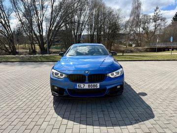 435i