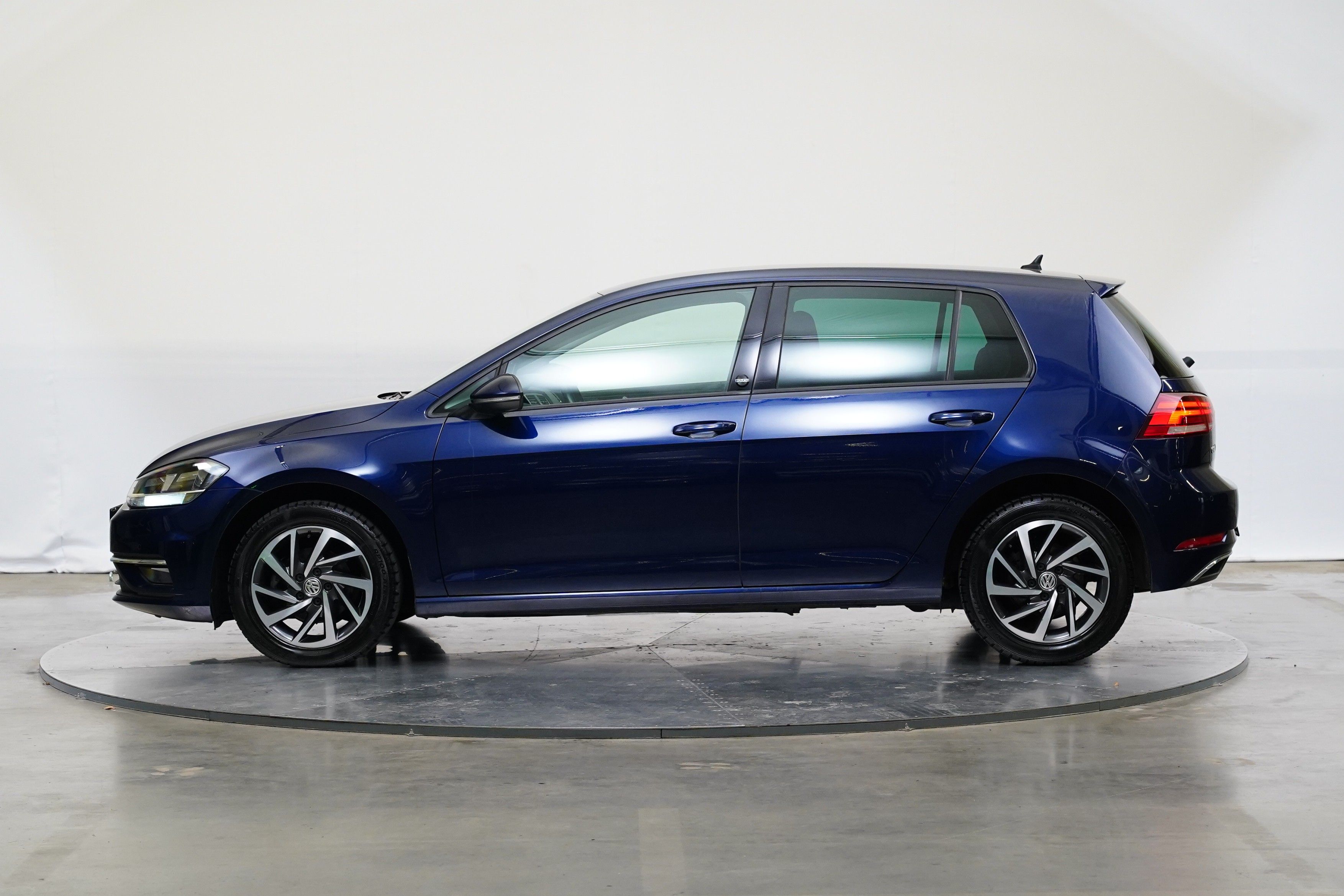 Volkswagen Golf, 1.0 TSI 81 kW Sound - fotka 3