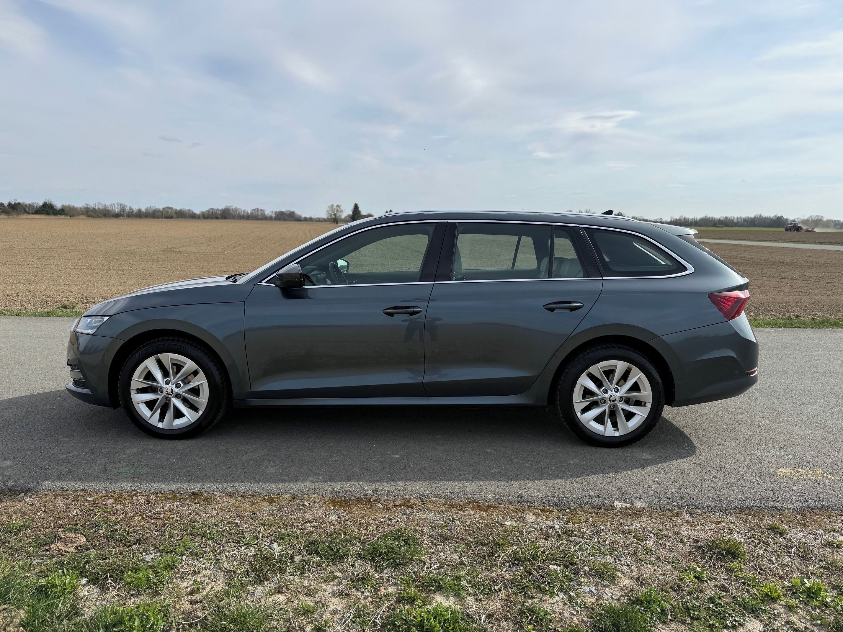 Škoda Octavia, Combi 2.0TDI 110kW DSG STYLE+ - fotka 5
