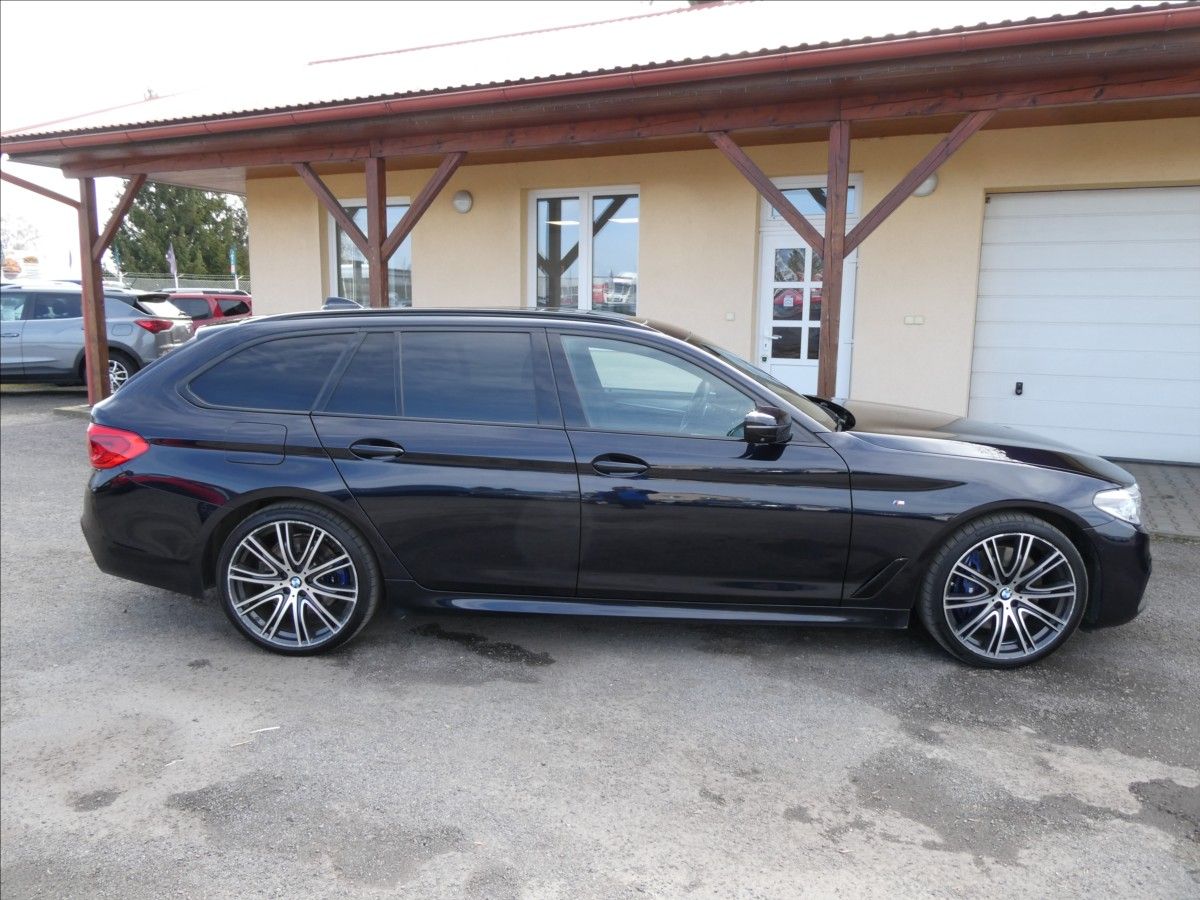BMW Řada 5, 3,0 540d xDrive 235kW MPaket - fotka 2