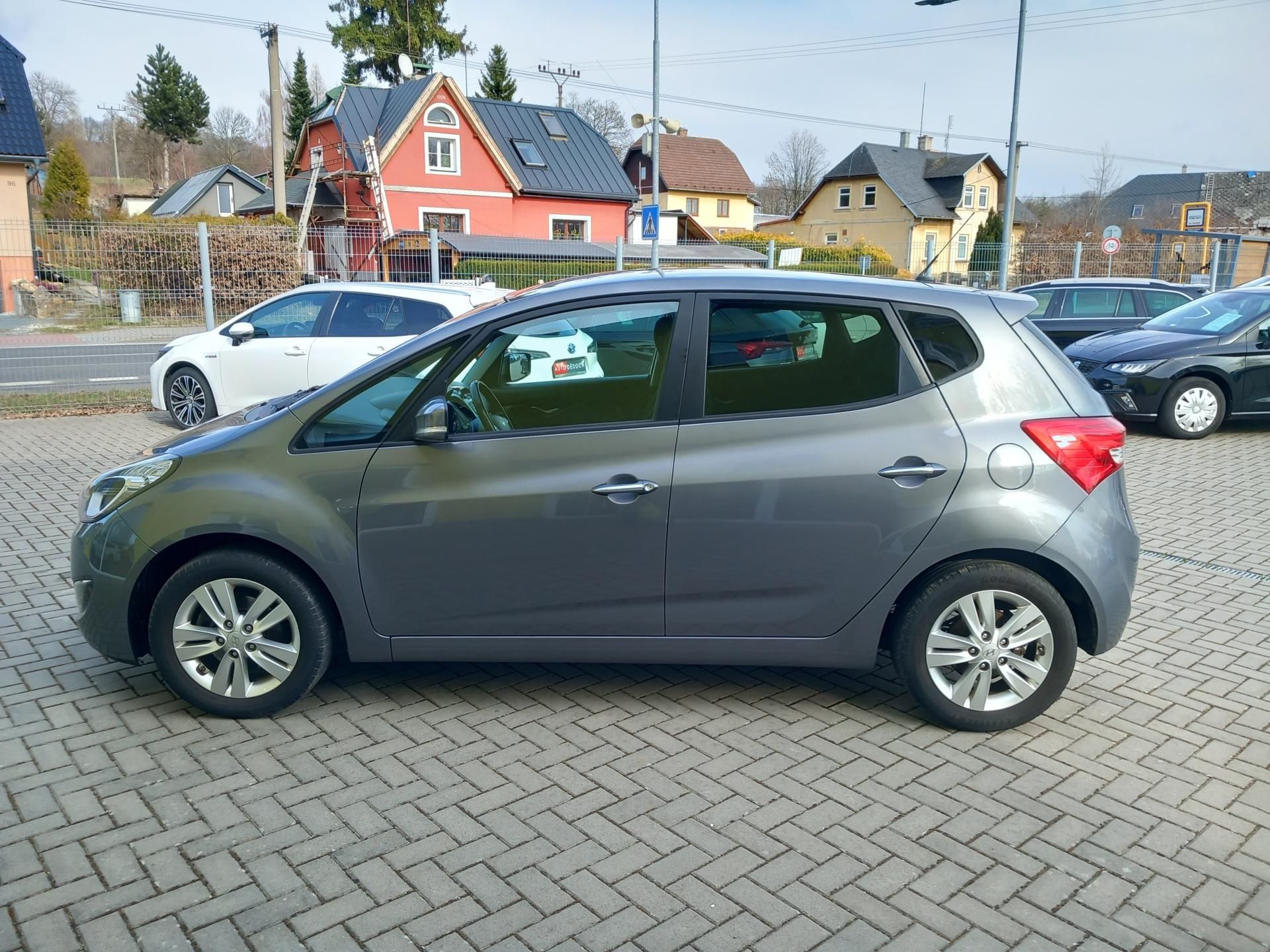 Hyundai ix20, 1,4CRDi SERVISKA VYHŘ.SEDADLA - fotka 4