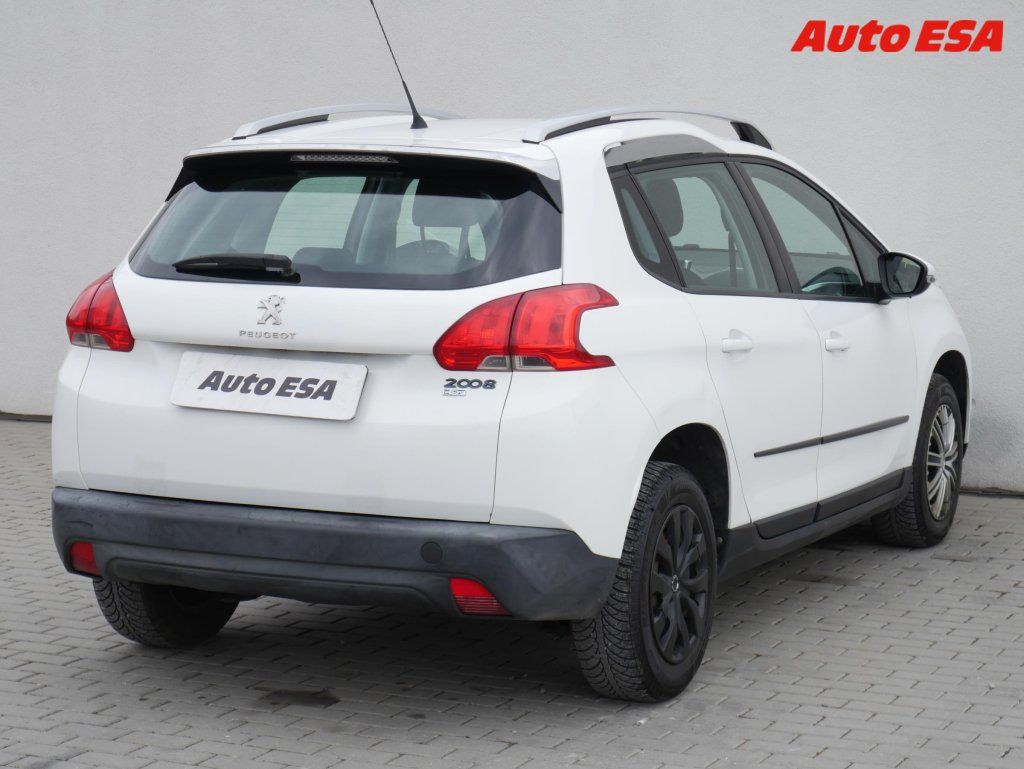 Peugeot 2008, 1.6 HDI,1.maj,ČR,AC,temp - fotka 4