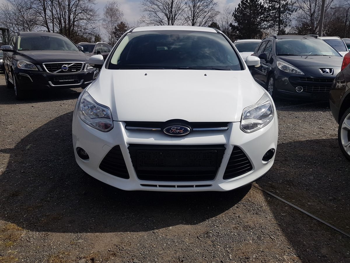 Ford Focus, 1.0i 74KW VÝHŘEV. SED. - fotka 2