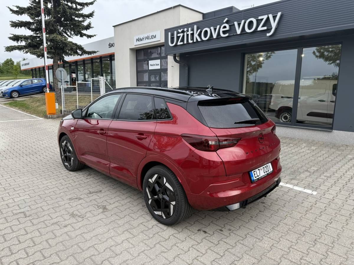 Opel Grandland, GSe Plug In Hybrid 1.6 TURBO 4 - fotka 3