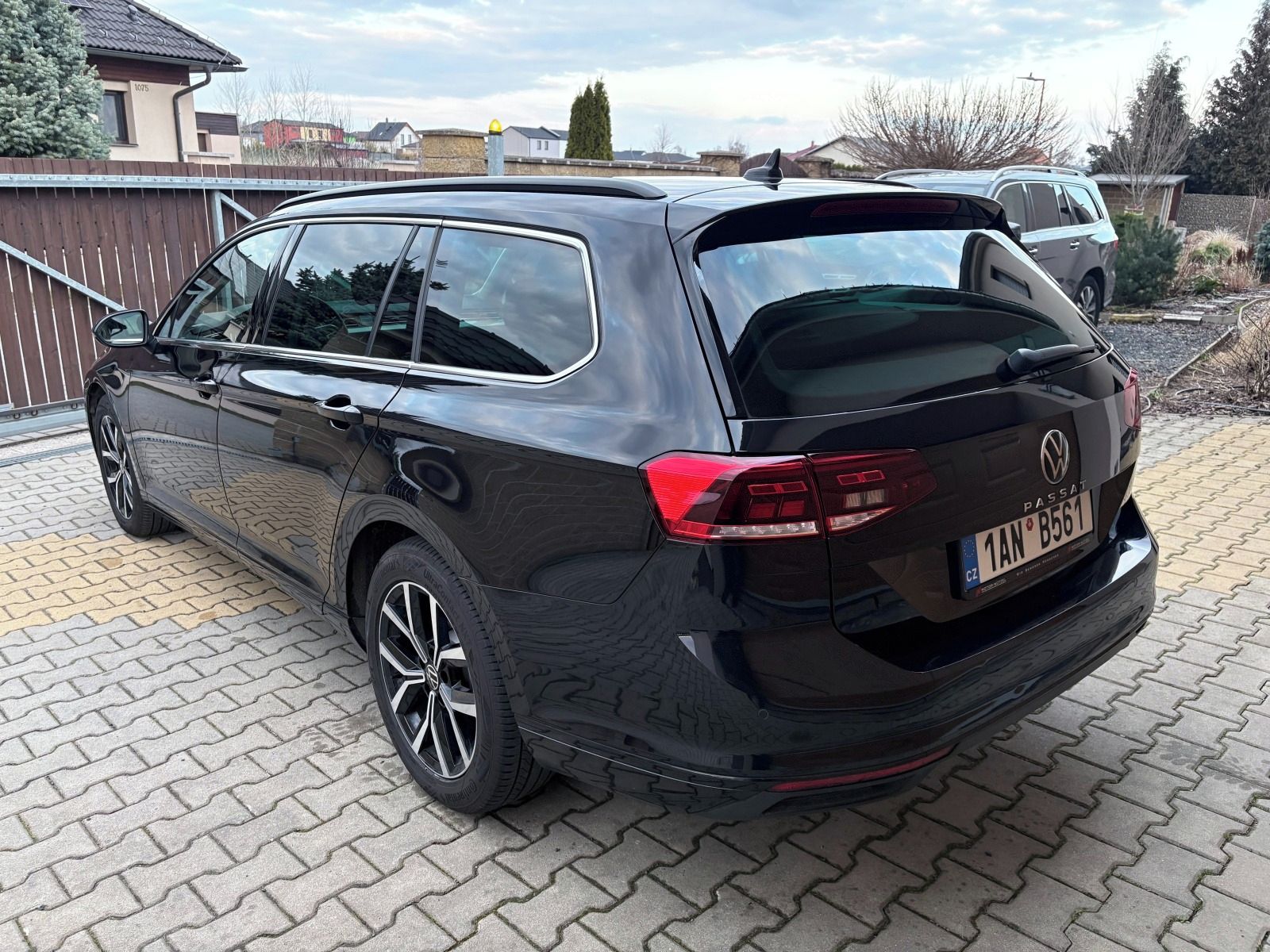 Volkswagen Passat, 2.0TDi 110kW Business ACC DSG - fotka 6