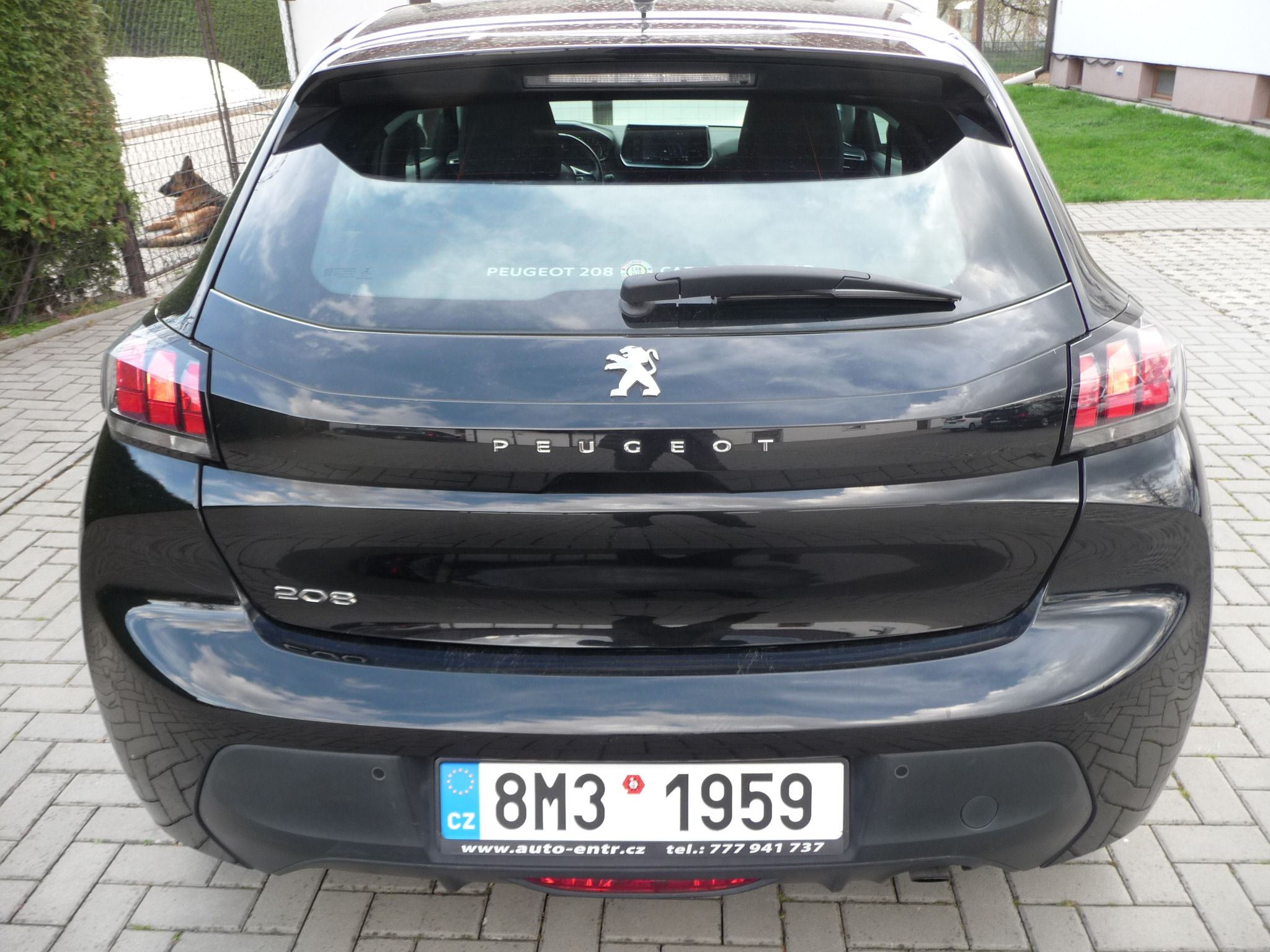 Peugeot 208, 1.2i Alure Puretech po 1.majit - fotka 5