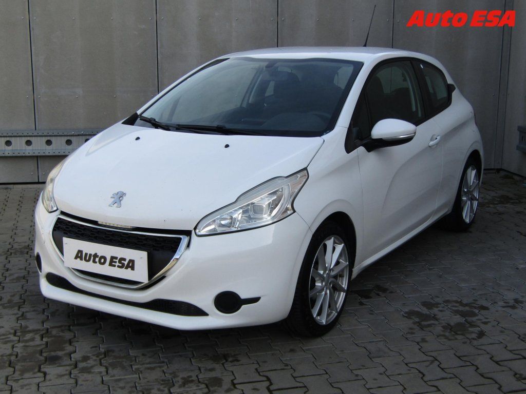 Peugeot 208, 1.2 VTi,AC,temp - fotka 3