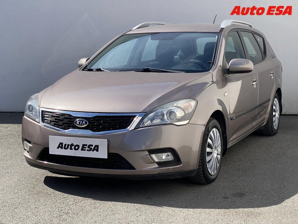 Kia Cee´d, 1.6 i,AC,tažné - fotka 3
