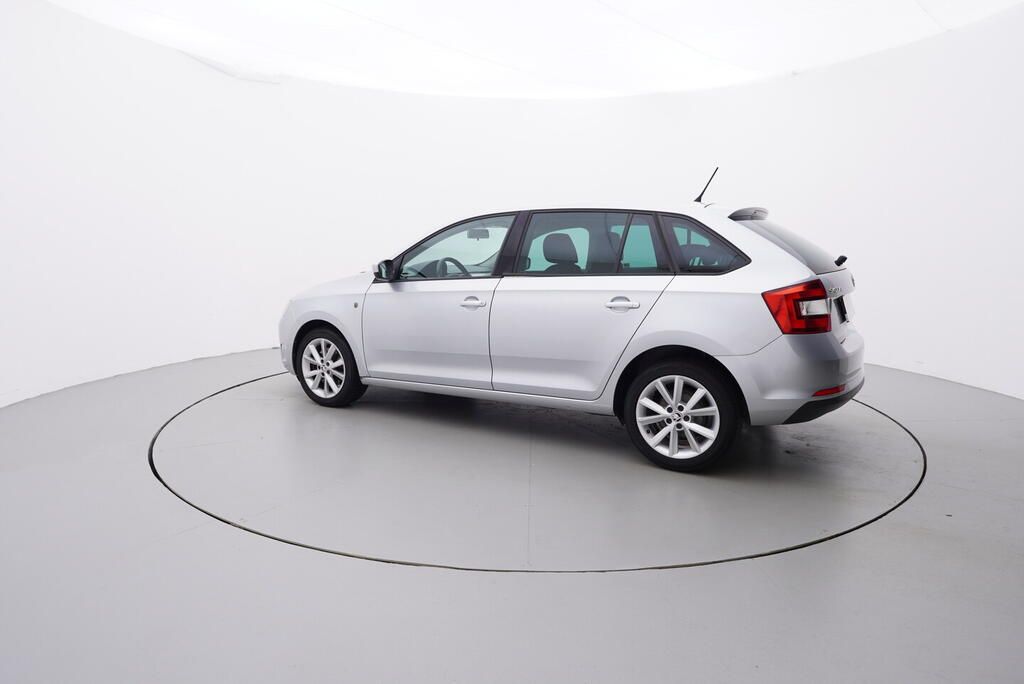 Škoda Rapid, Elegance 1.6 TDI 66 kW - fotka 3