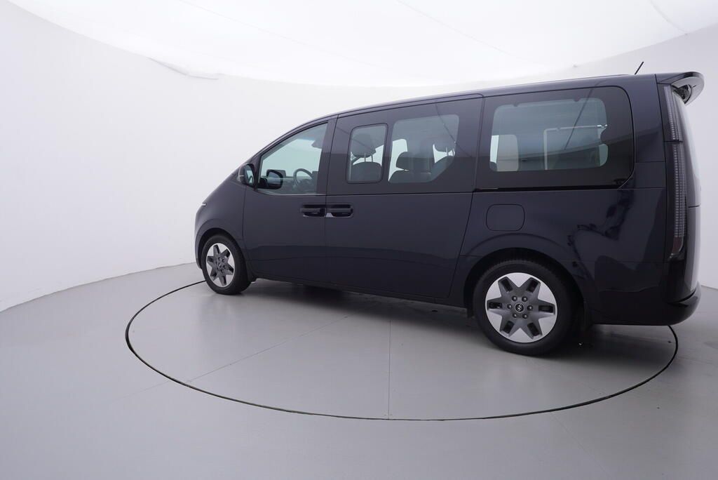 Hyundai Staria, 2.2 CRDi 130 kW - fotka 3