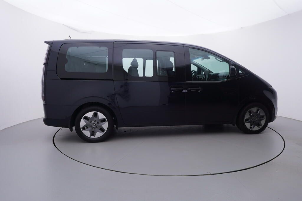 Hyundai Staria, 2.2 CRDi 130 kW - fotka 6