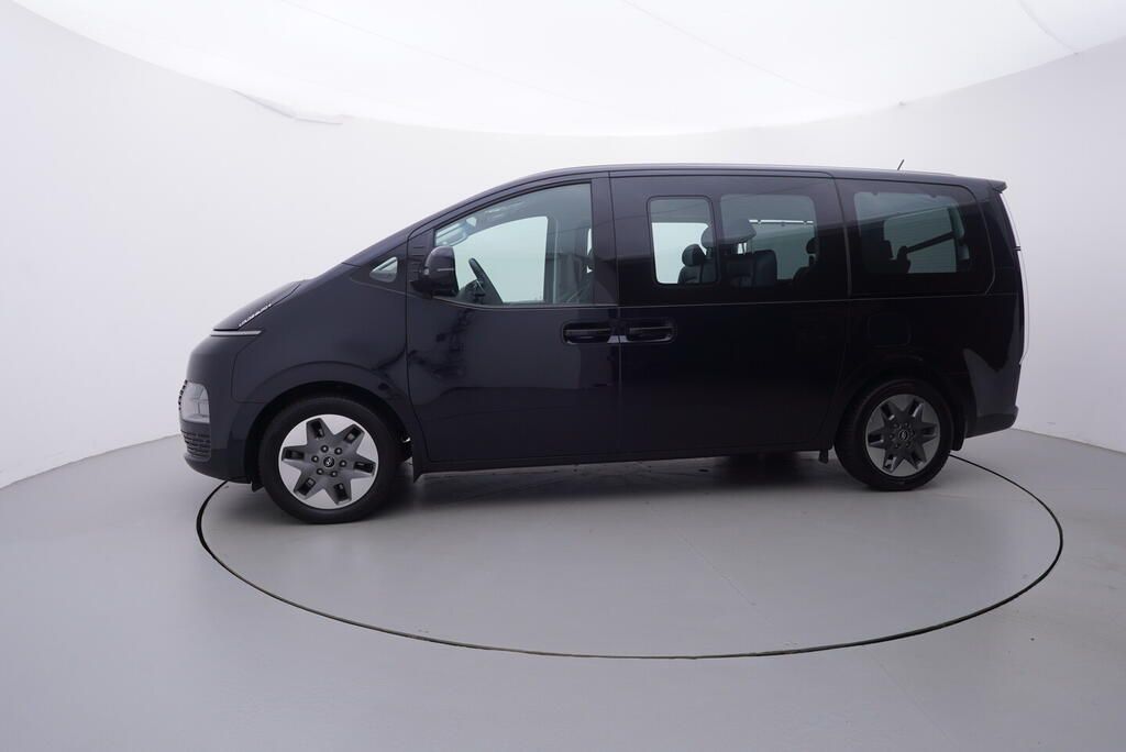 Hyundai Staria, 2.2 CRDi 130 kW - fotka 2