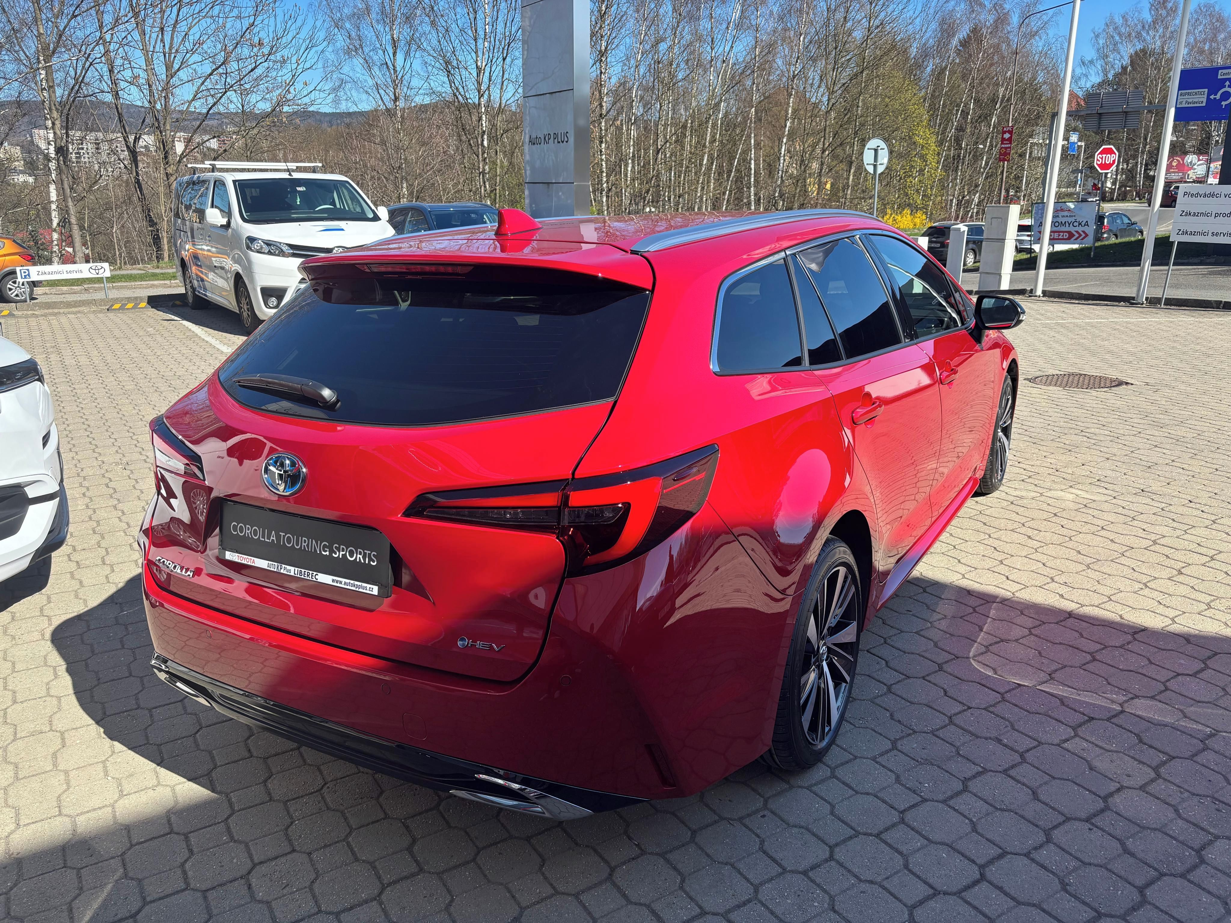 Toyota Corolla, 1,8 HEV 140k Style - fotka 4
