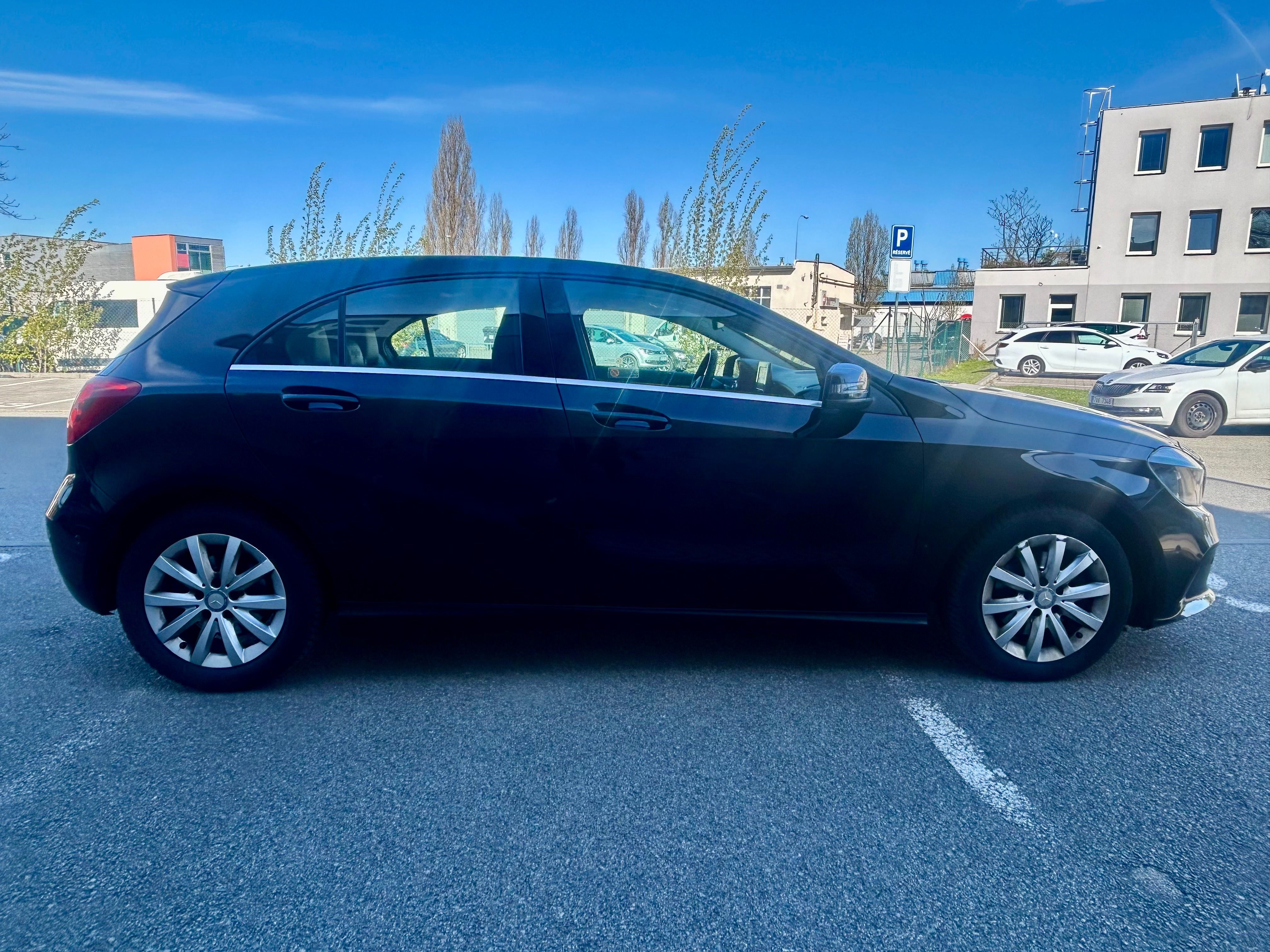 Mercedes-Benz Třídy A, 180i VYHŘEV-PDC-CZ - fotka 5