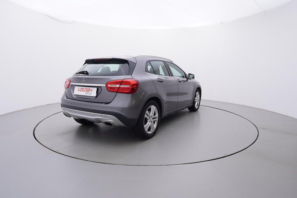 Mercedes-Benz GLA, Urban 2.0 155 kW - fotka 5