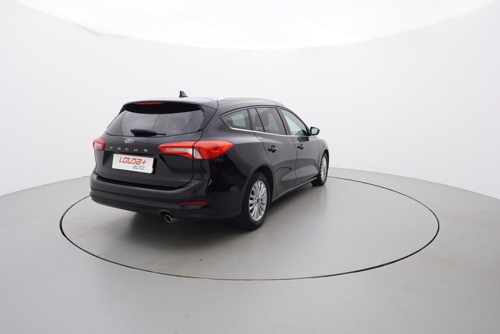Ford Focus, Titanium 1.5 88 kW - fotka 5