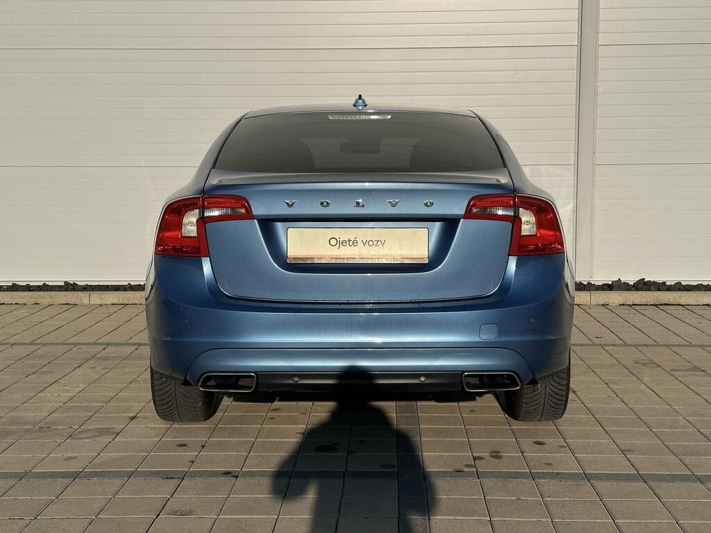 Volvo S60, Momentum 2.4 158 kW - fotka 6