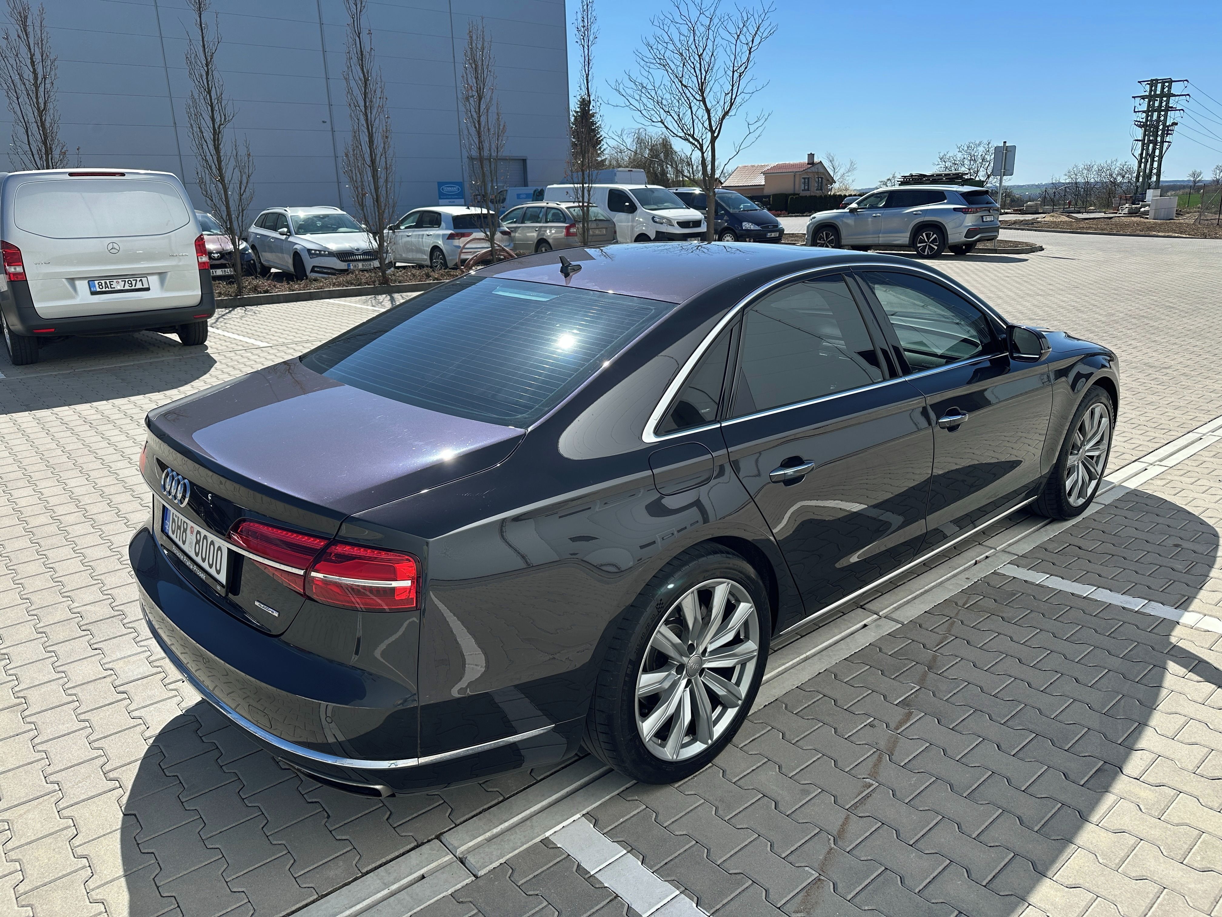 Audi A8, 3.0 TDi 190kw, ČR, 2.maj,serv. - fotka 6