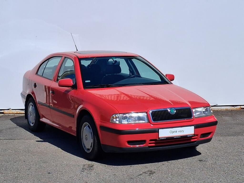 Škoda Octavia, 1.6 AEE 55 kW - fotka 5