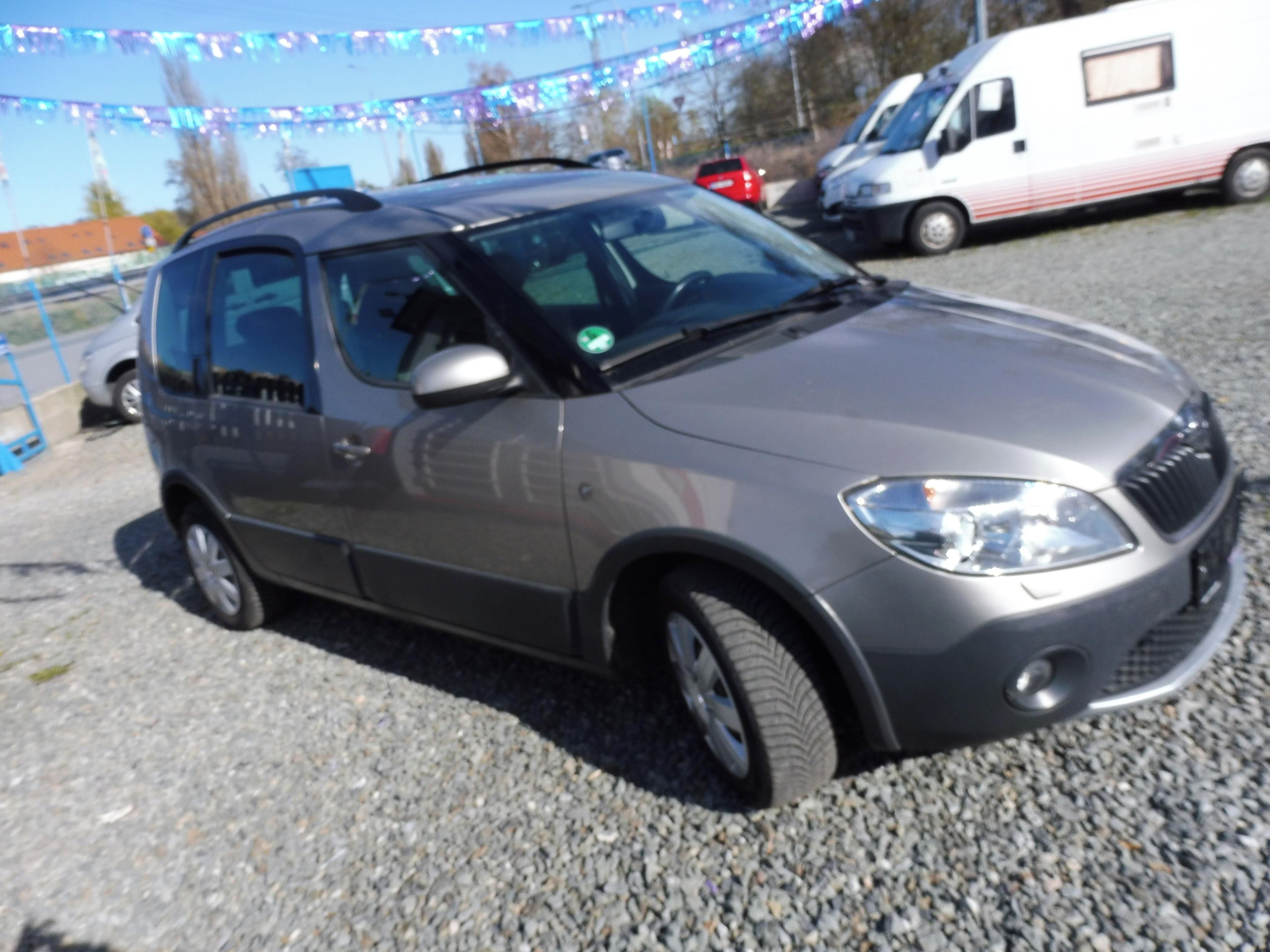 Škoda Roomster, 1,6 TDi Scout - fotka 3