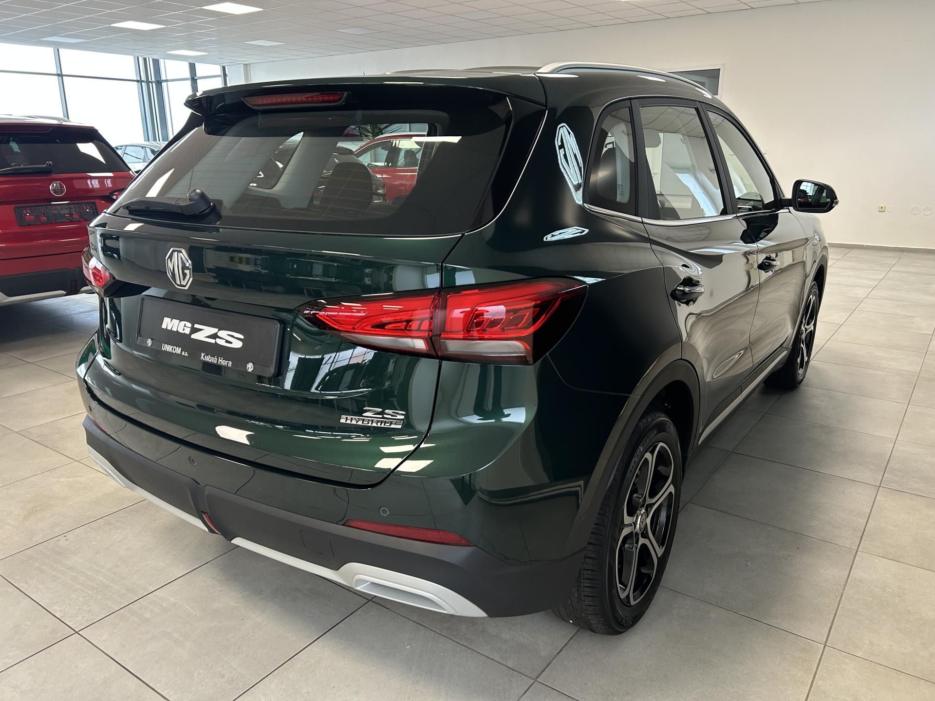 MG ZS, 1,5 HEV 145kW Emotion - fotka 5