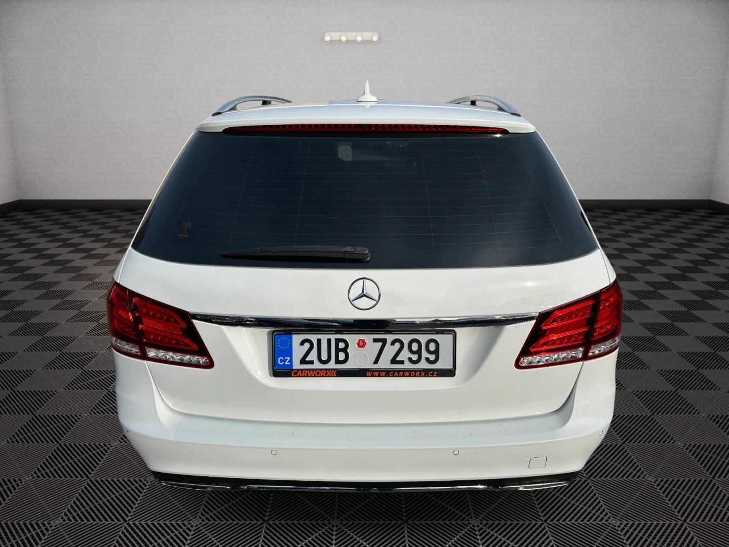 Mercedes-Benz Třídy E, 220Cdi Avantgarde - fotka 6