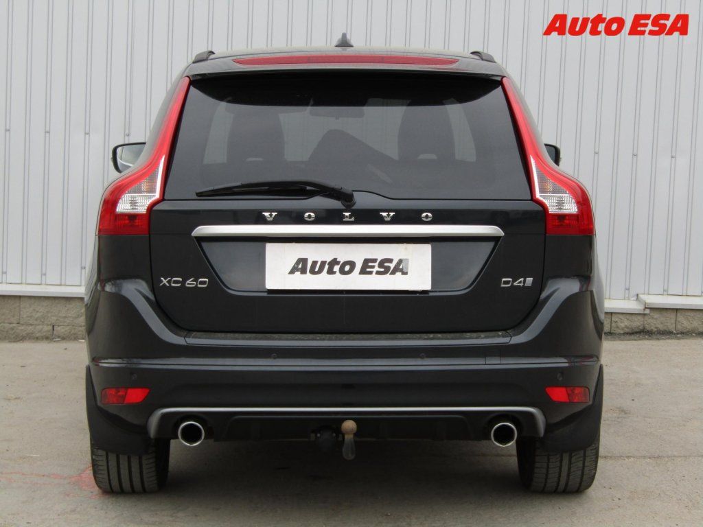 Volvo XC60, 2.0 D4,Momentum,xenon,navi - fotka 5