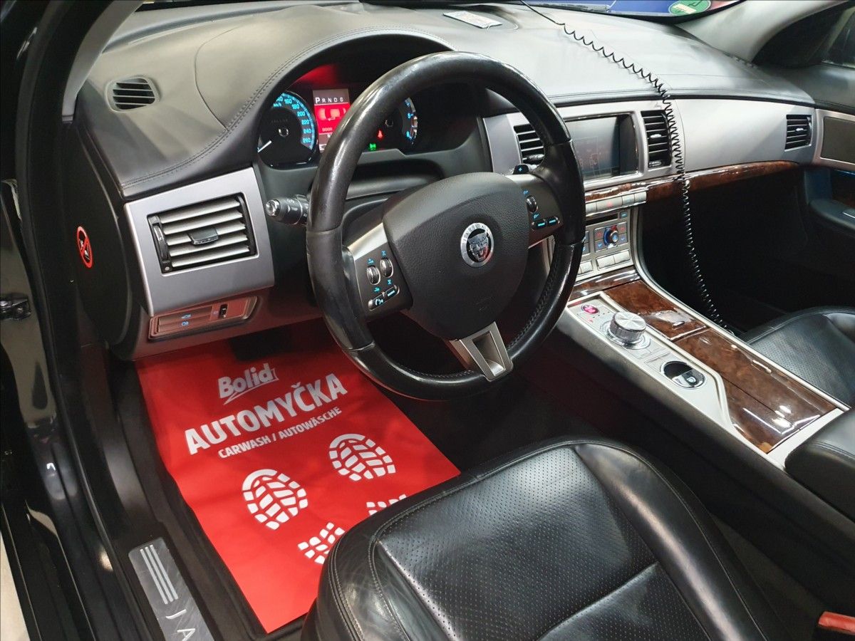 Jaguar XF, 3,0 V6Diesel S  Premium Luxury - fotka 6