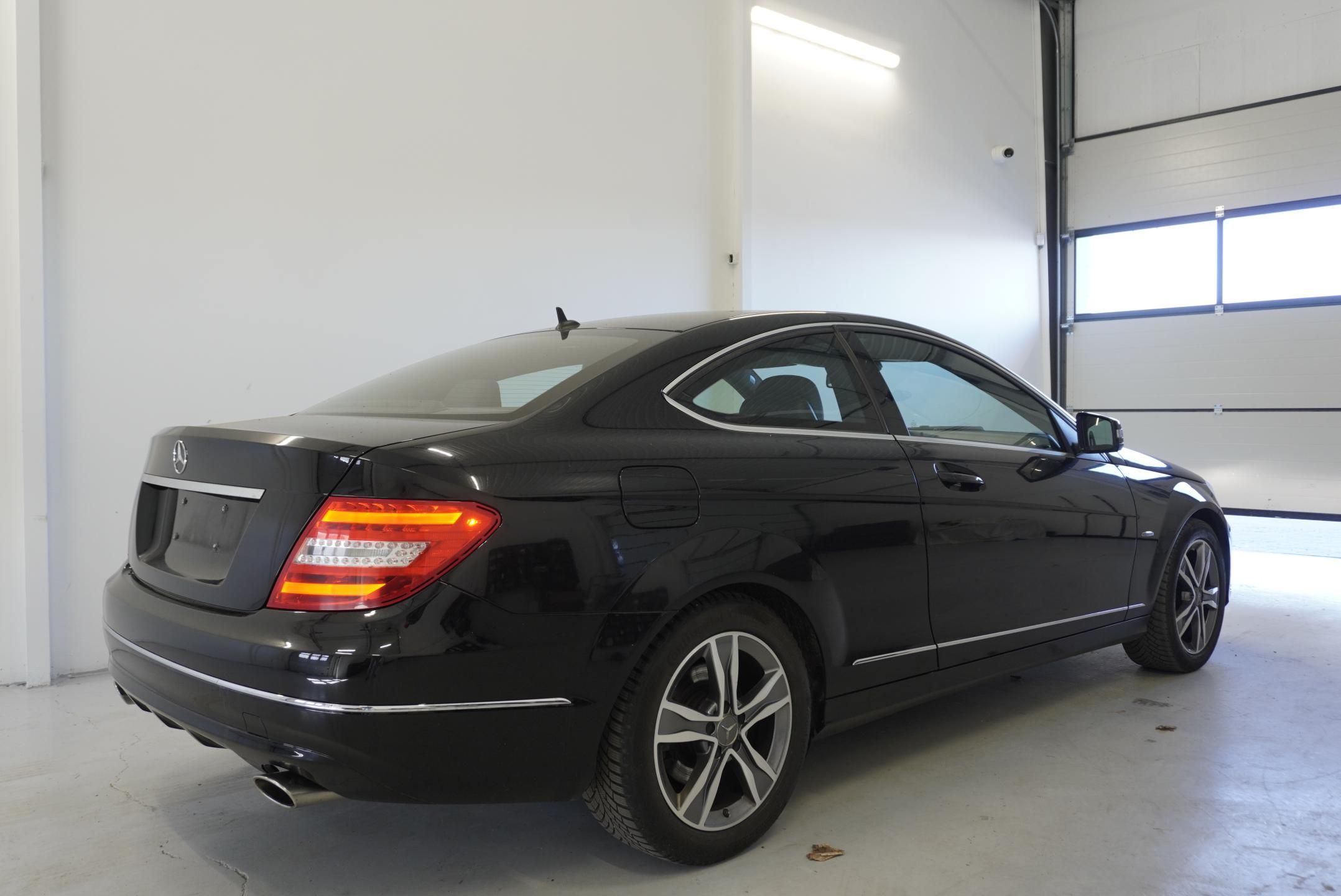 Mercedes-Benz Třídy C, C350 3,5I V6 COUPE AMG-LINE - fotka 5