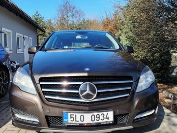 Mercedes Benz R 7místné 195kW