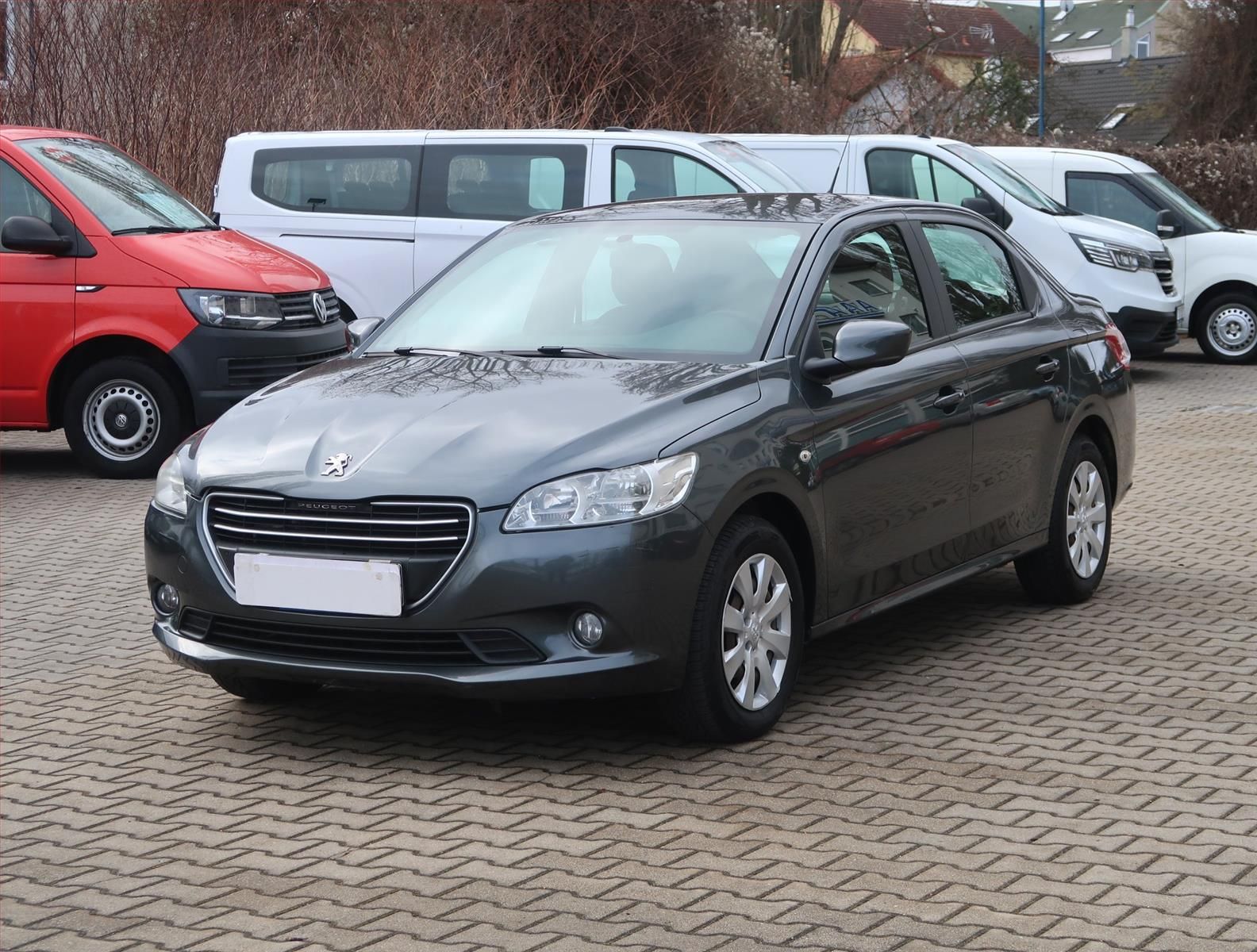 Peugeot 301, 1.2 VTi, Serv.kniha, Klima - fotka 2