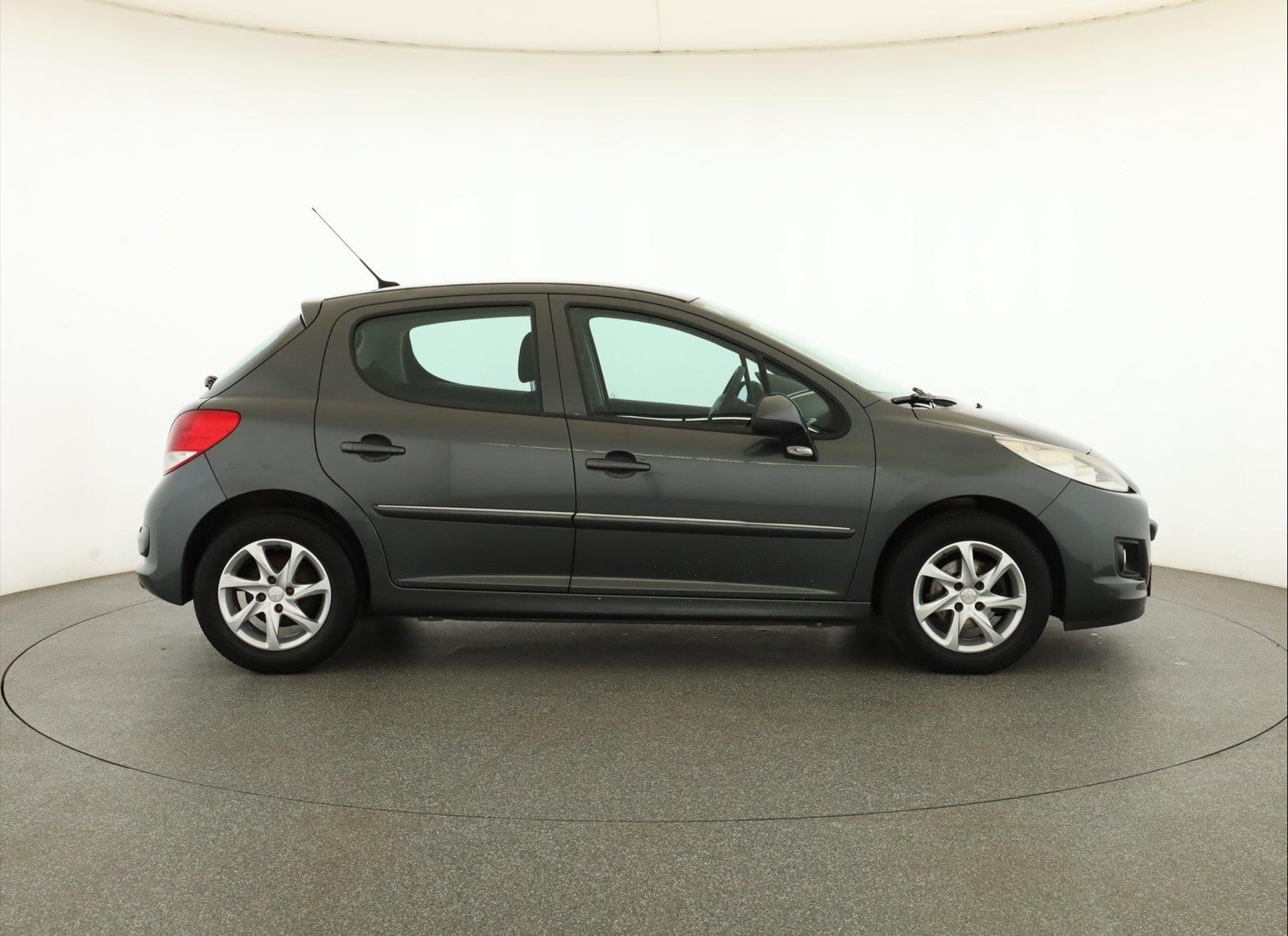Peugeot 207, 1.6 HDi, po STK - fotka 6